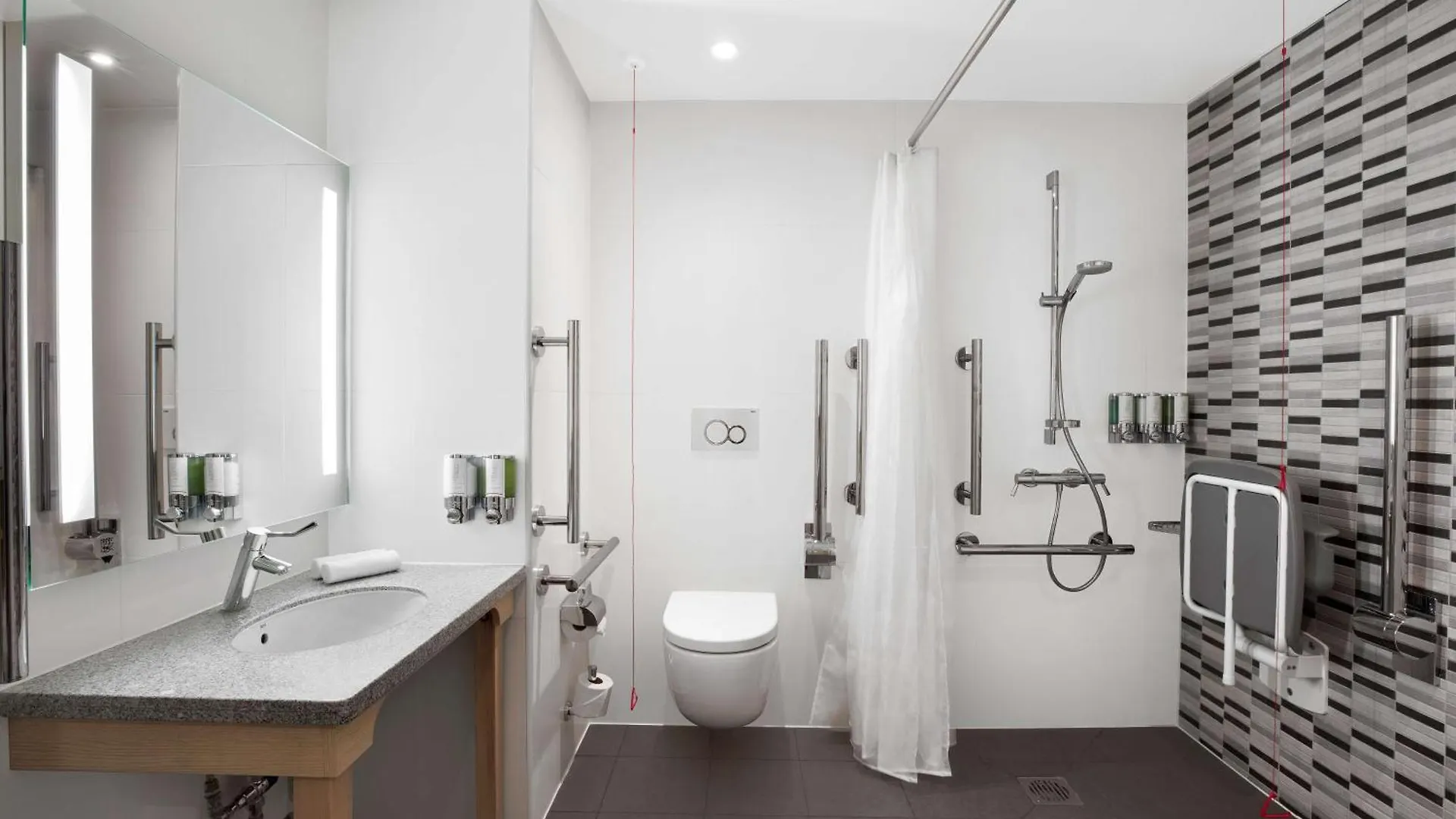 ***  Hampton By Hilton Bristol Airport Hotel Redhill  Storbritannien