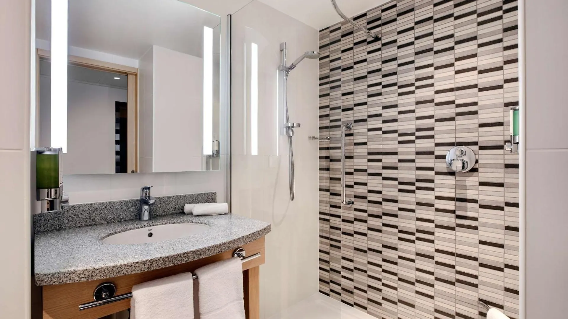 Hampton By Hilton Bristol Airport Hotel Redhill